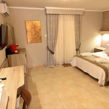 Hotel Mallas Nea Kallikrateia Екстер'єр фото