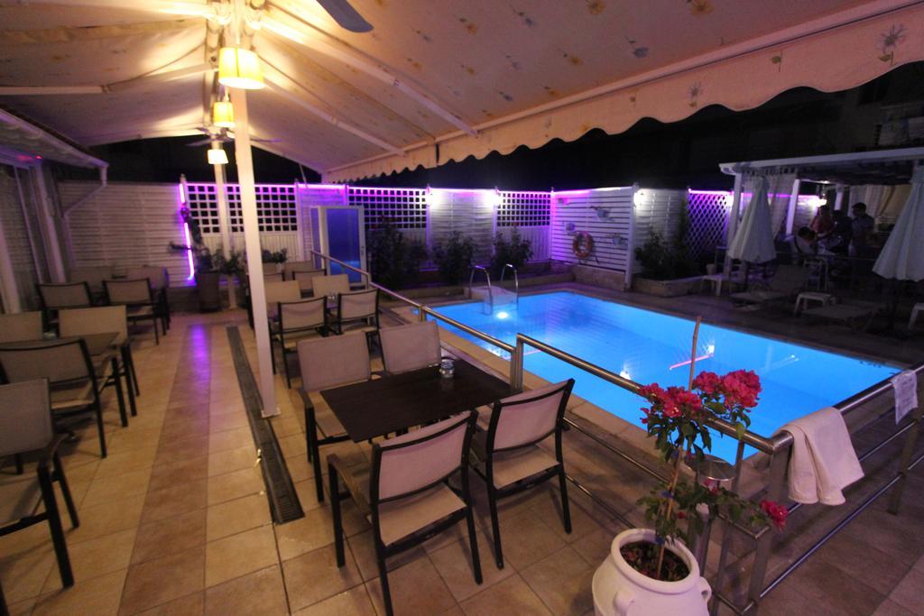 Hotel Mallas Nea Kallikrateia Екстер'єр фото