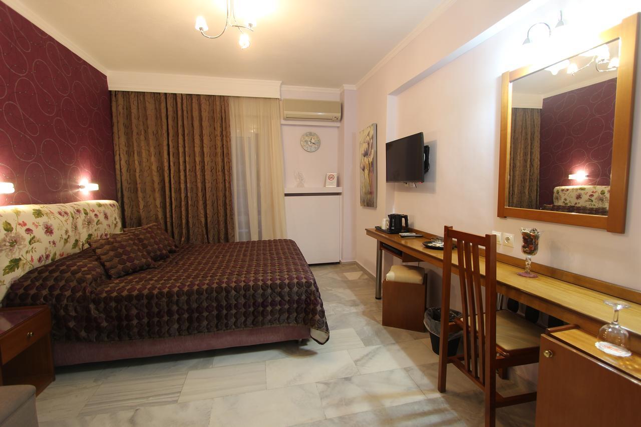 Hotel Mallas Nea Kallikrateia Екстер'єр фото